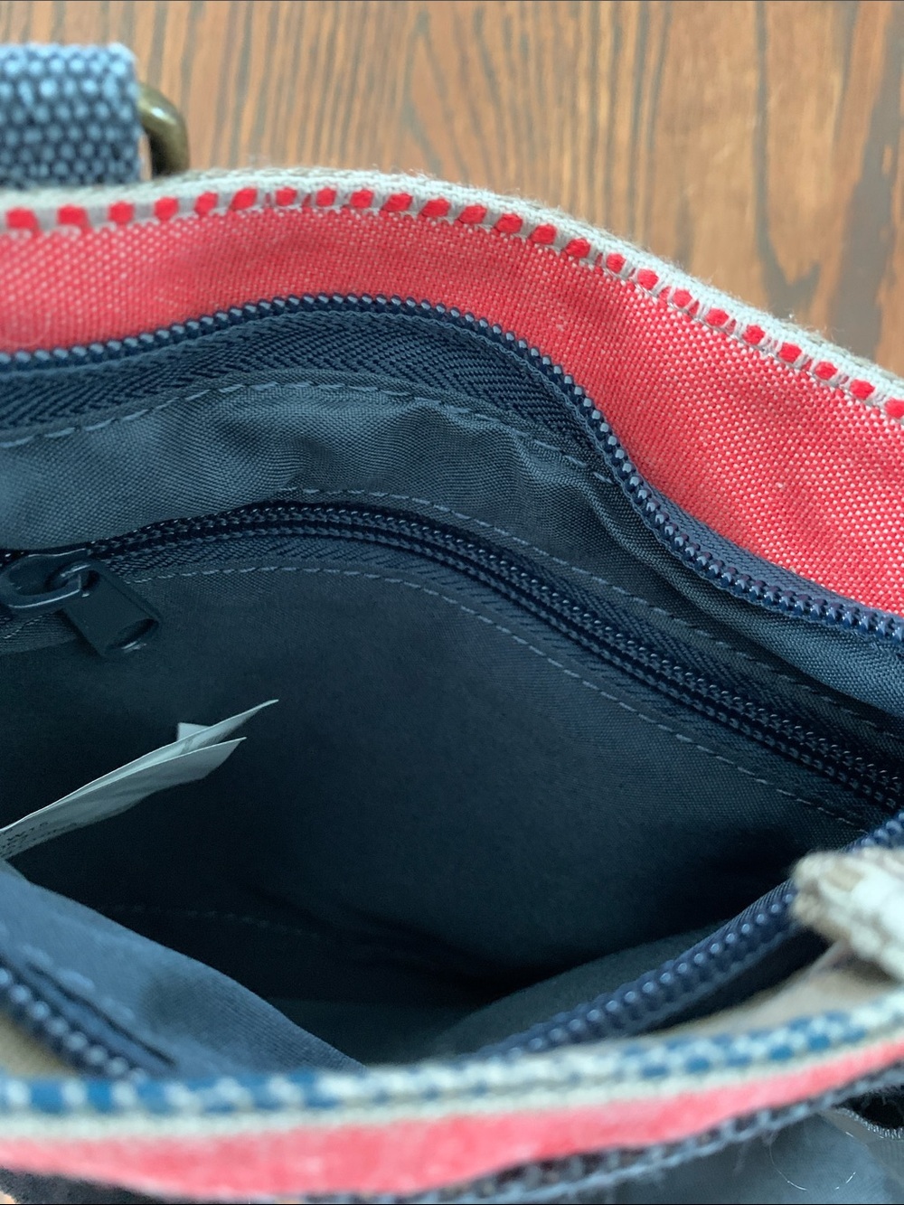 {Dakine} NWOT Red & Navy Striped Crossbody Bag - Picture 5 of 6
